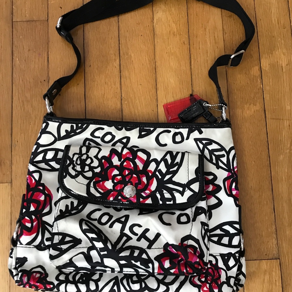 Coach “Poppy” purse excellent shape 12x9